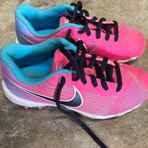 Nike softball cleats